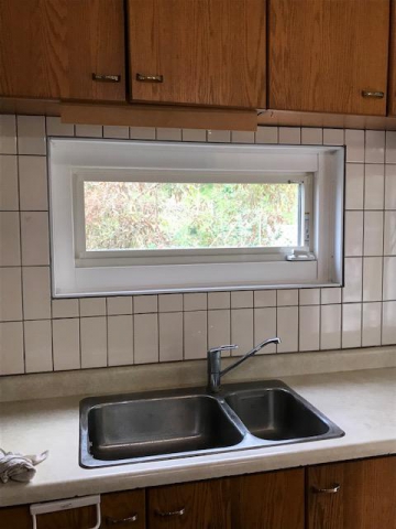 我孫子市リフォーム店　　　　　　『　窓が開かない‼　風を取り込みたい　キッチンの窓を交換いたしました　』